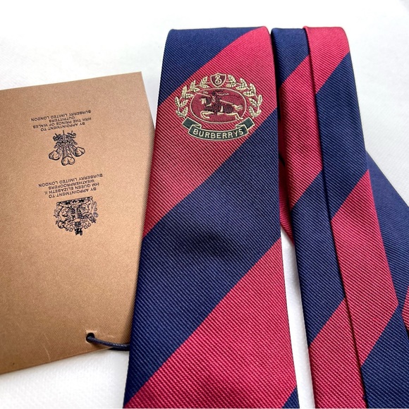 🔥STUNNING🔥🆕💯ICONIC BURBERRY HORSEFERRY NAVY RED CREST SLIM MOTIF TIE🔥 - Picture 6 of 16